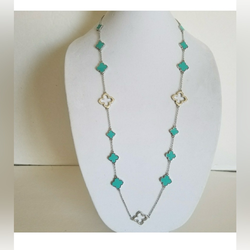 Bedazzled silver necklace with turquoise